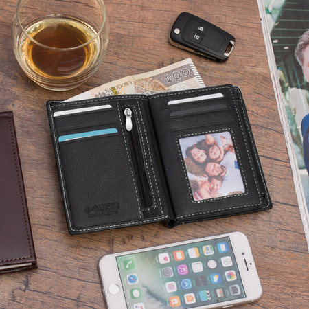 WILD 11B - BLACK 1 / WHITE