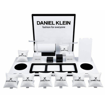 EKSPOZYTOR DK NA BIŻUTERIĘ